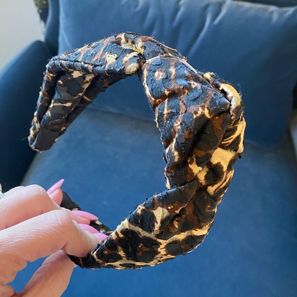 Like-new DMARAN leopard headband - Picture 2 of 6